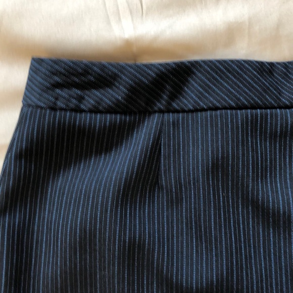 Jones Wear Navy Blue Pin Striped Dress Pants Size 10 - Picture 2 of 6
